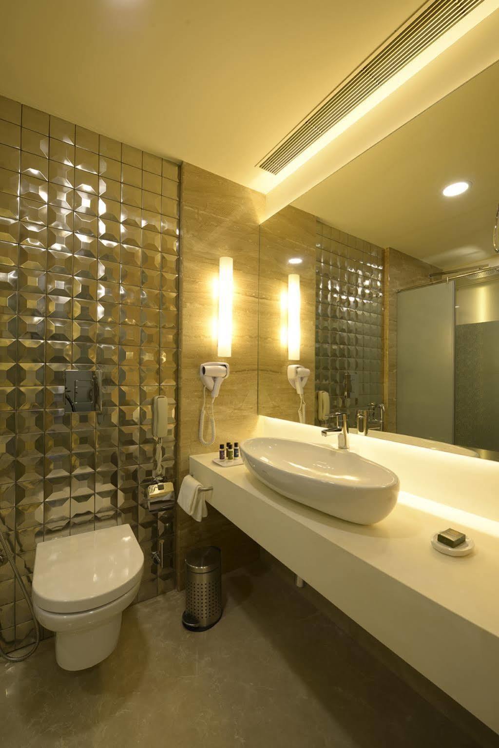 Genesis Hotel Near Mumbai Airport Exterior foto