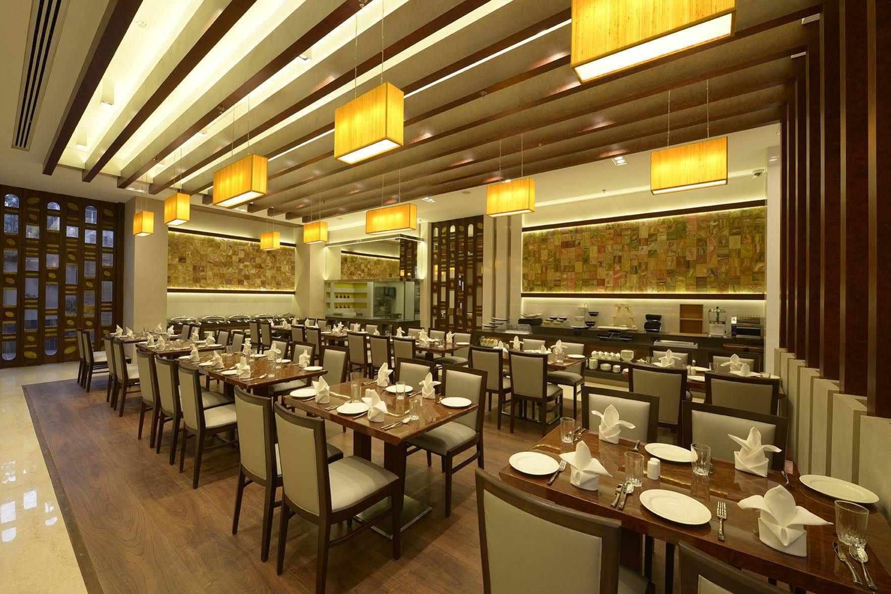 Genesis Hotel Near Mumbai Airport Exterior foto